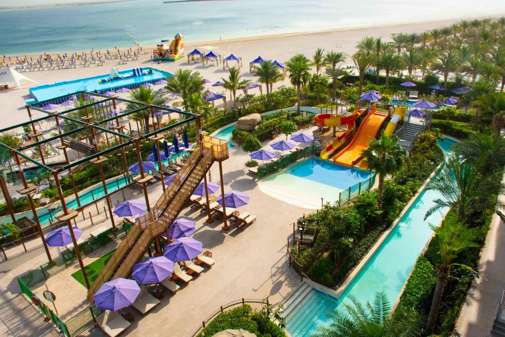 Centara Mirage Beach Resort Dubai аквапарк