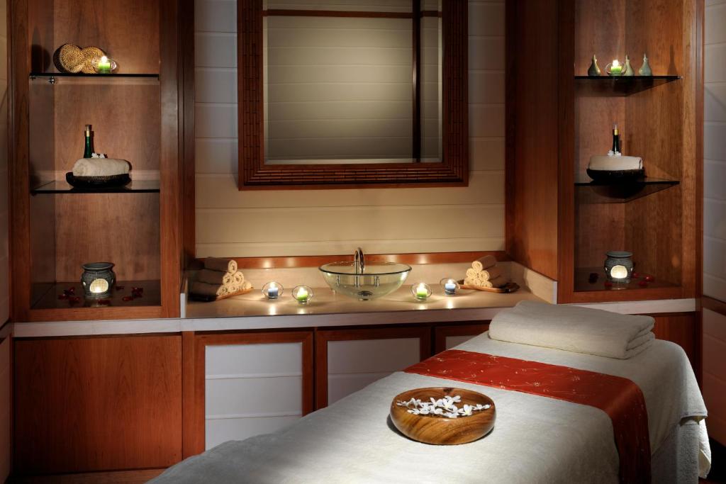 Crowne Plaza Jumeirah ресторан