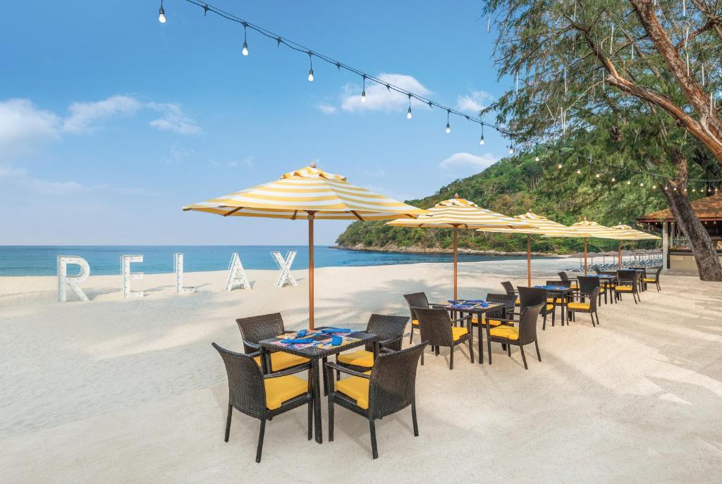 Le Meridien Phuket пляж