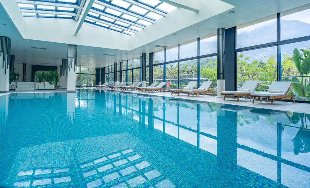 Mirage Park Resort бассейн