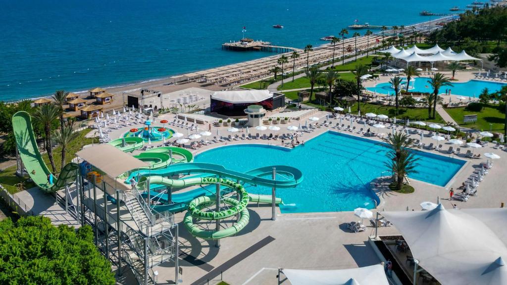 Mirage Park Resort территория