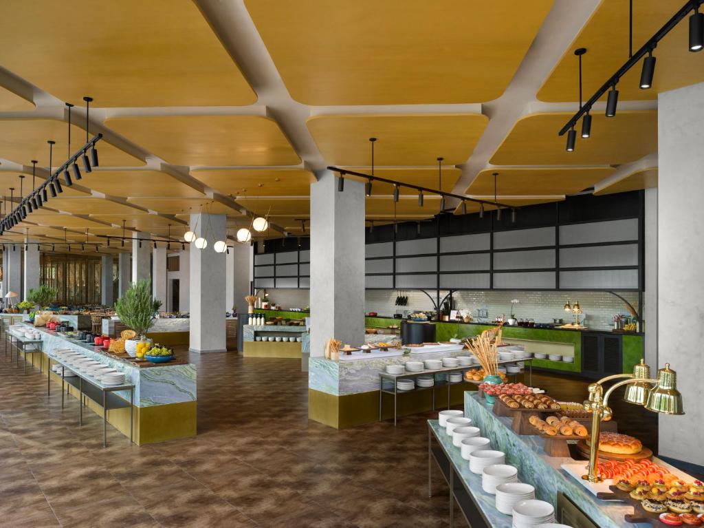 New World Phu Quoc Resort пляж