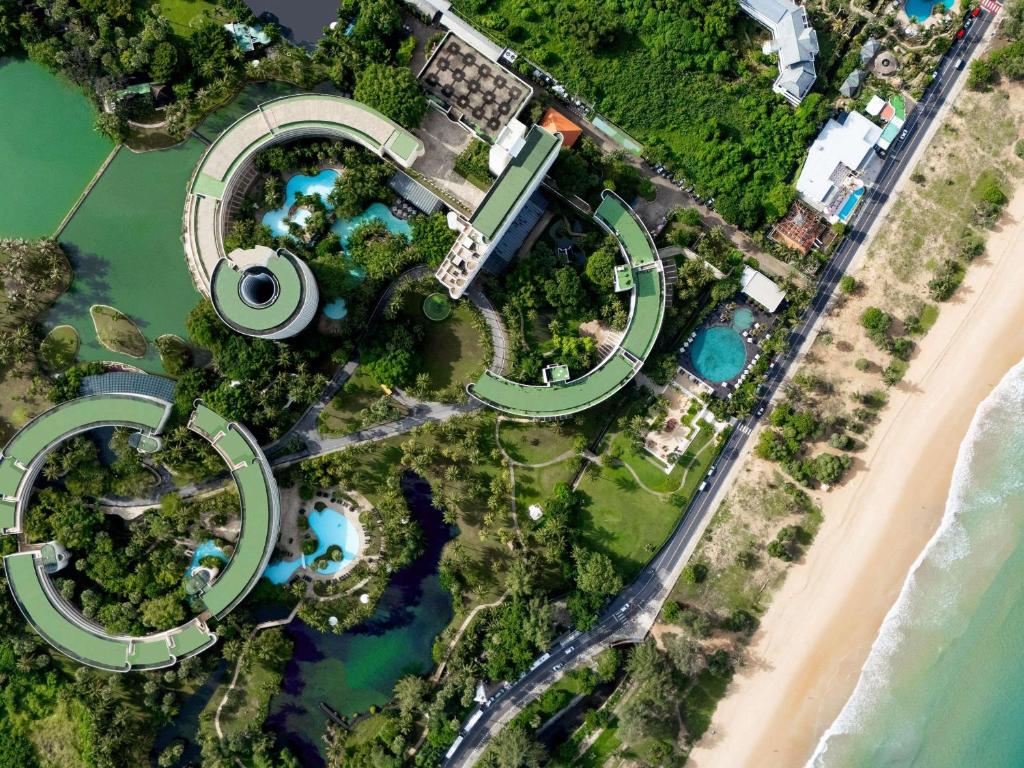 Pullman Phuket Karon Beach Resort