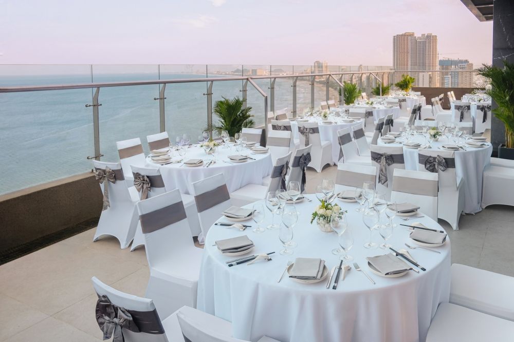 ресторан с панорамным видом